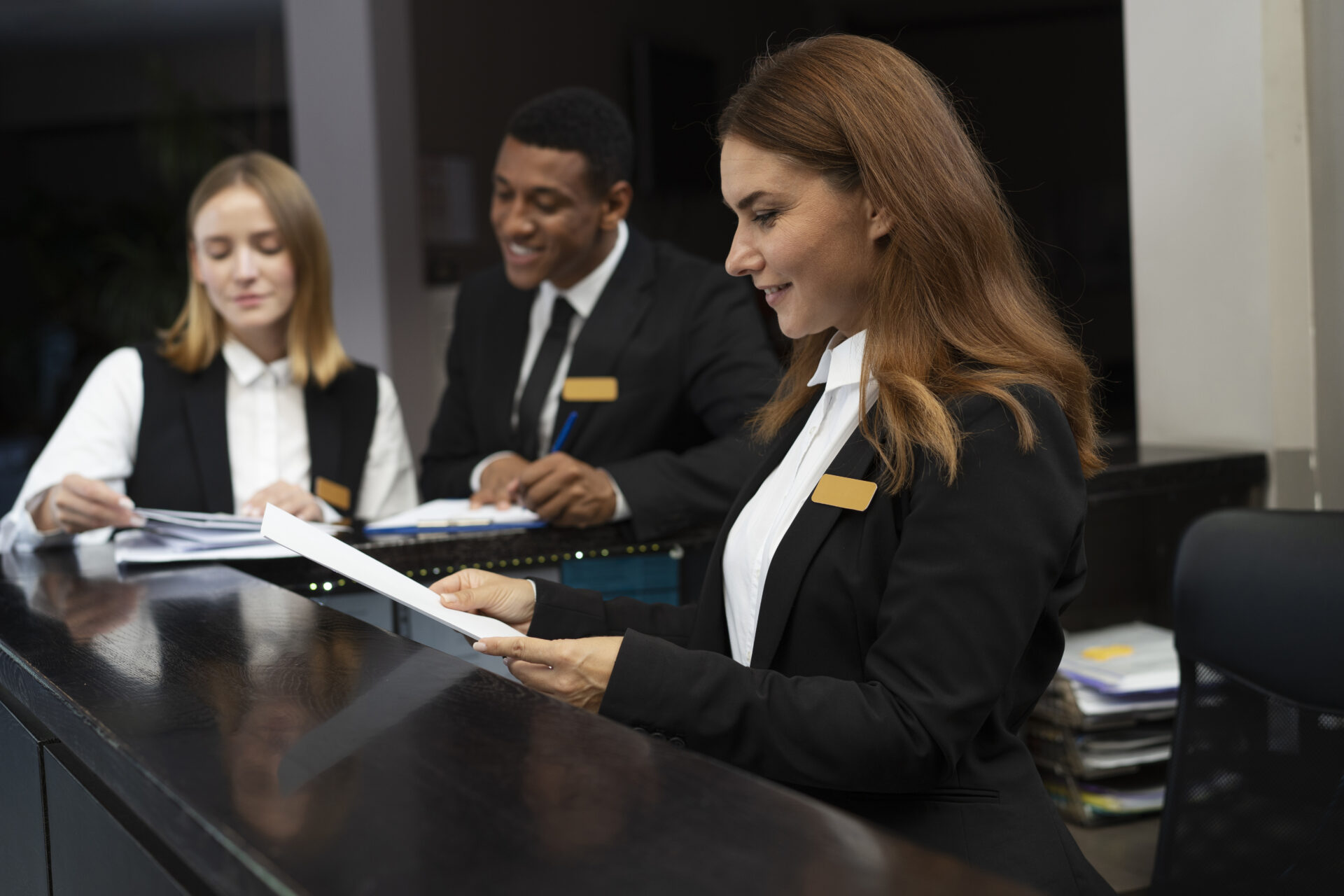 receptionists-elegant-suits-work-hours